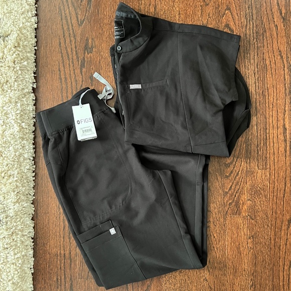 NEW Figs Black Scrub Set Montex Top Isabel Wide Leg Pants Women's Sz Small - Picture 1 of 12